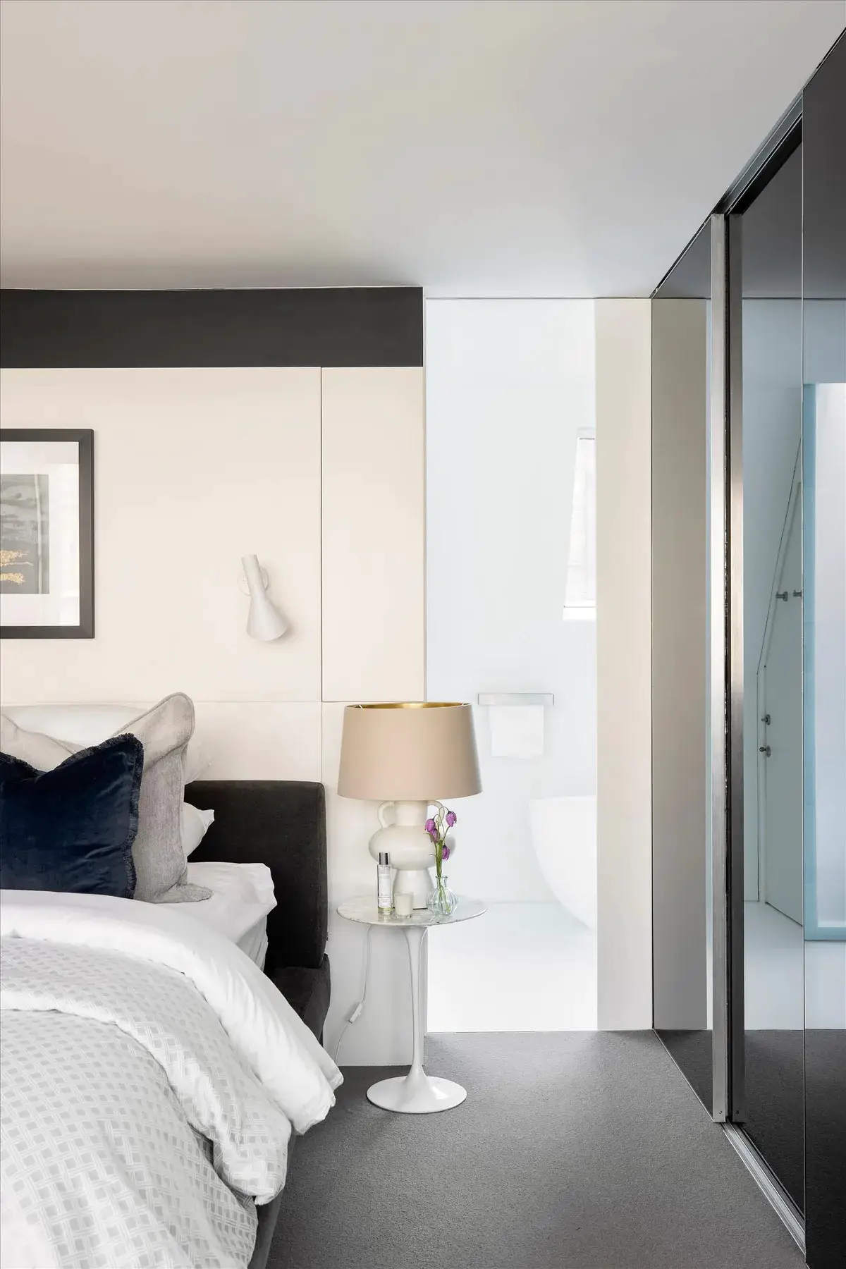 伦敦经典黑色砖石别墅 | 浪漫电影般的家庭空间-10