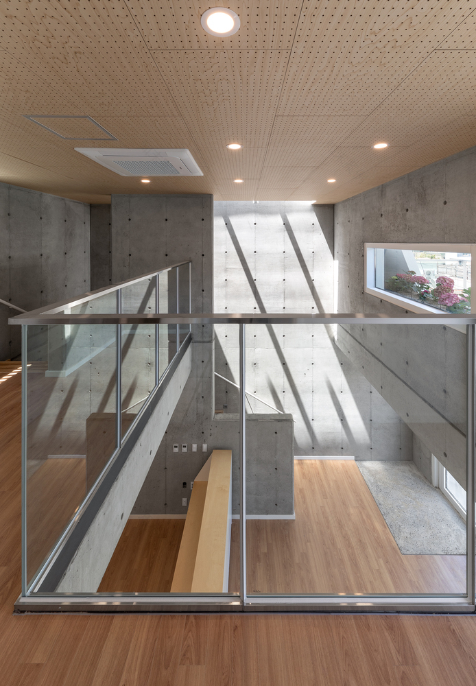 存在;是;处于-37