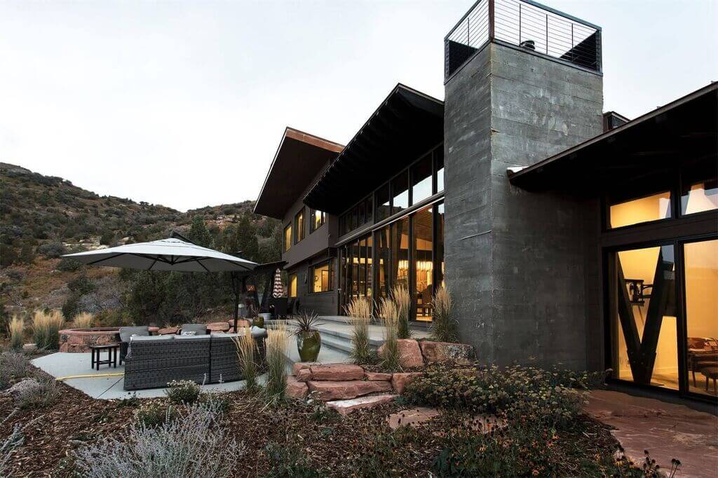 现代山地住宅设计案例-36