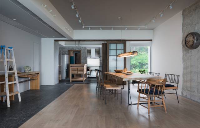 水泥+原木，一家四口的原始风大宅！-25