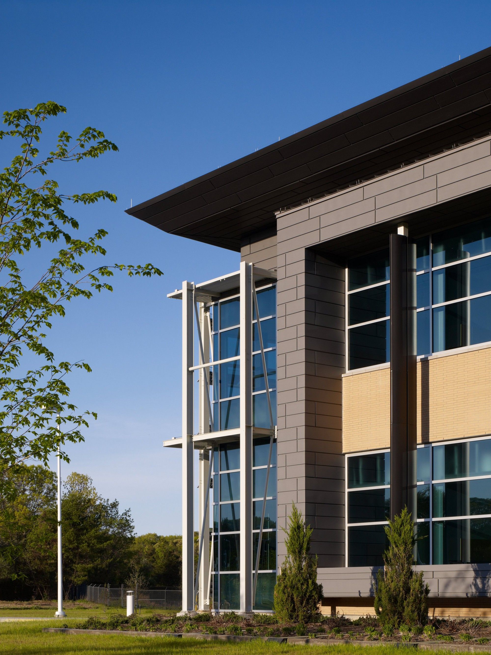 绿意盎然的高科技研究基地——Stony Brook University Advanced Energy Center-20