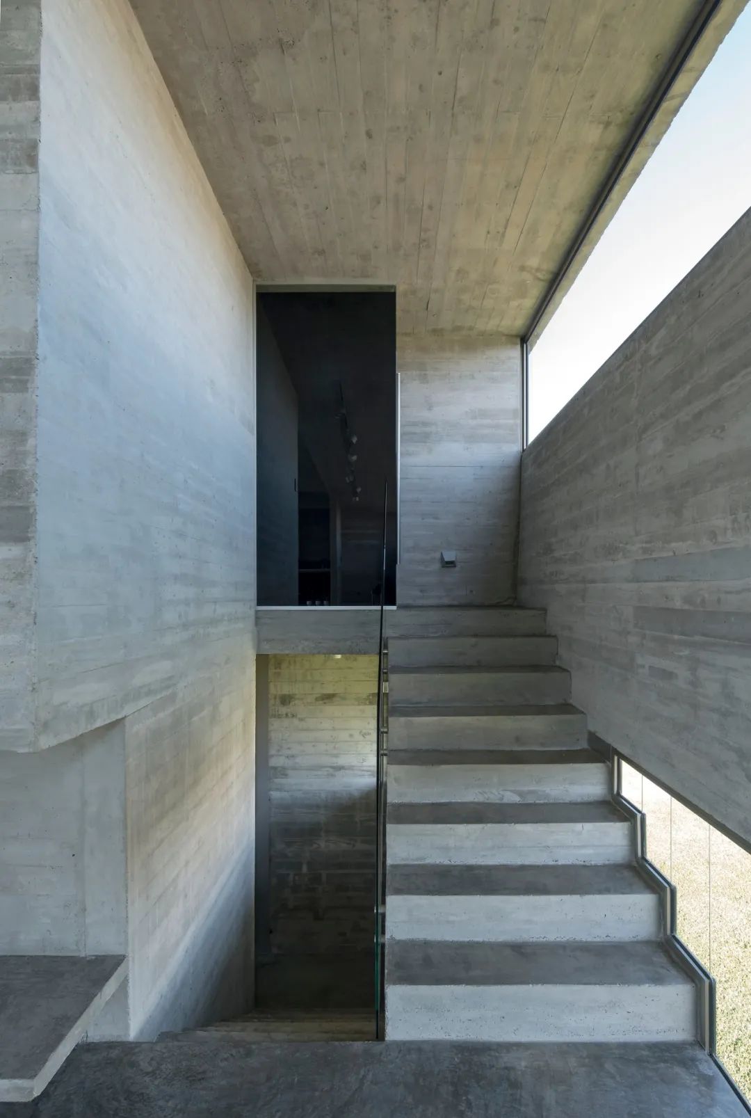 阿根廷自然纯粹清水混凝土住宅设计-17