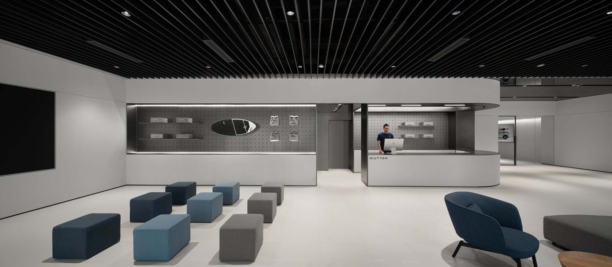 NIUTRON 自游家汽车展厅广州高德置地店丨中国广州丨北京大观建筑设计-18