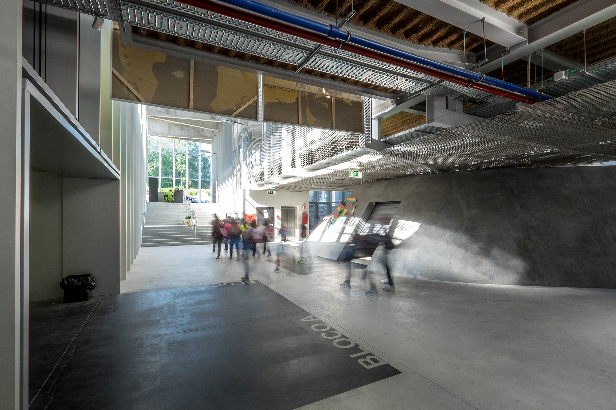 Barcelos High School / Cerejeira Fontes Architects-27