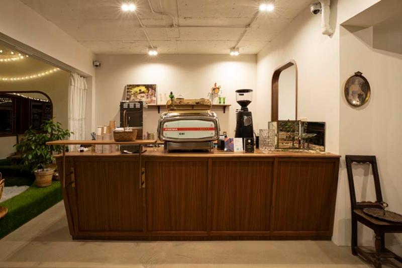 韩式简约风空灵咖啡馆，设计诠释安静时光-17