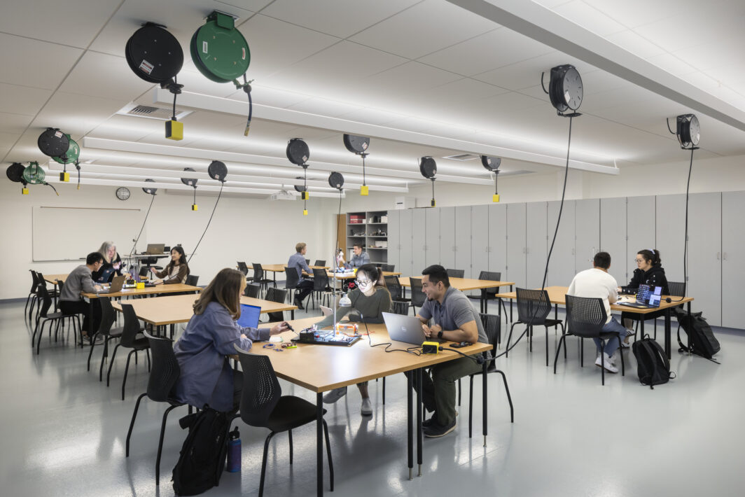 Evergreen Valley College: General Education + Engineering Building - Perkins Eastman-4