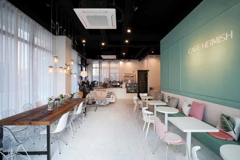 24 平小空间大变身，韩式咖啡厅的温馨魅力-2