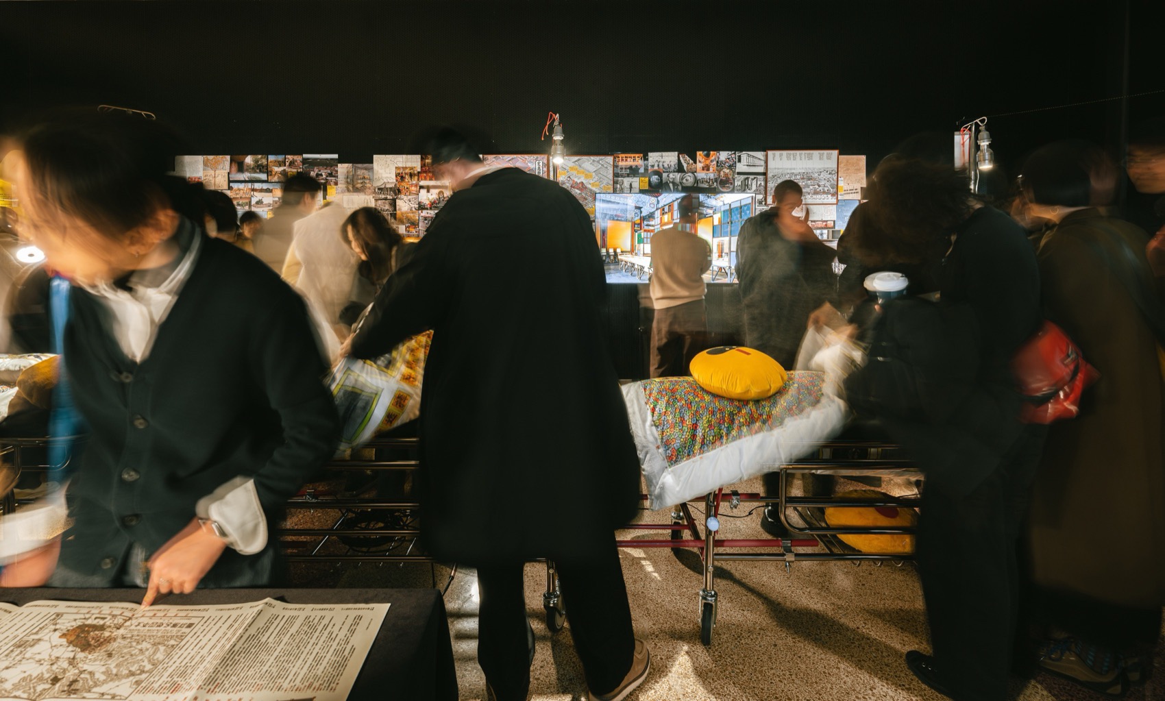 “半场”第一场展览《故事会与枕头》丨中国北京丨神奇建筑研究室,大料建筑-21