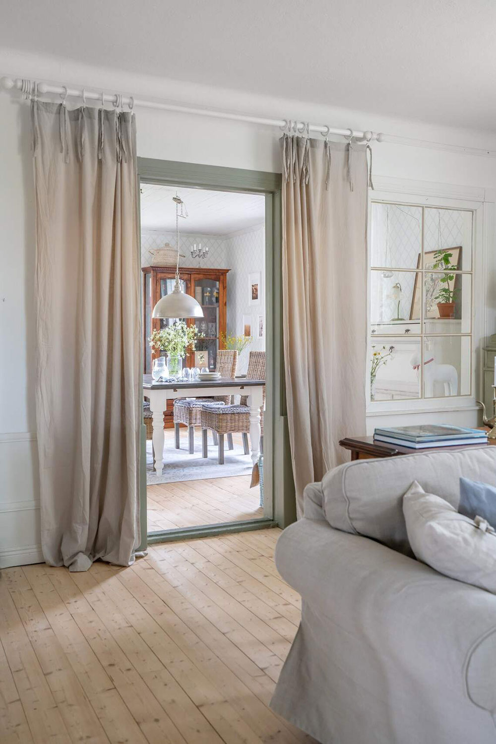 瑞典百年农场小屋的繁花内饰设计-14