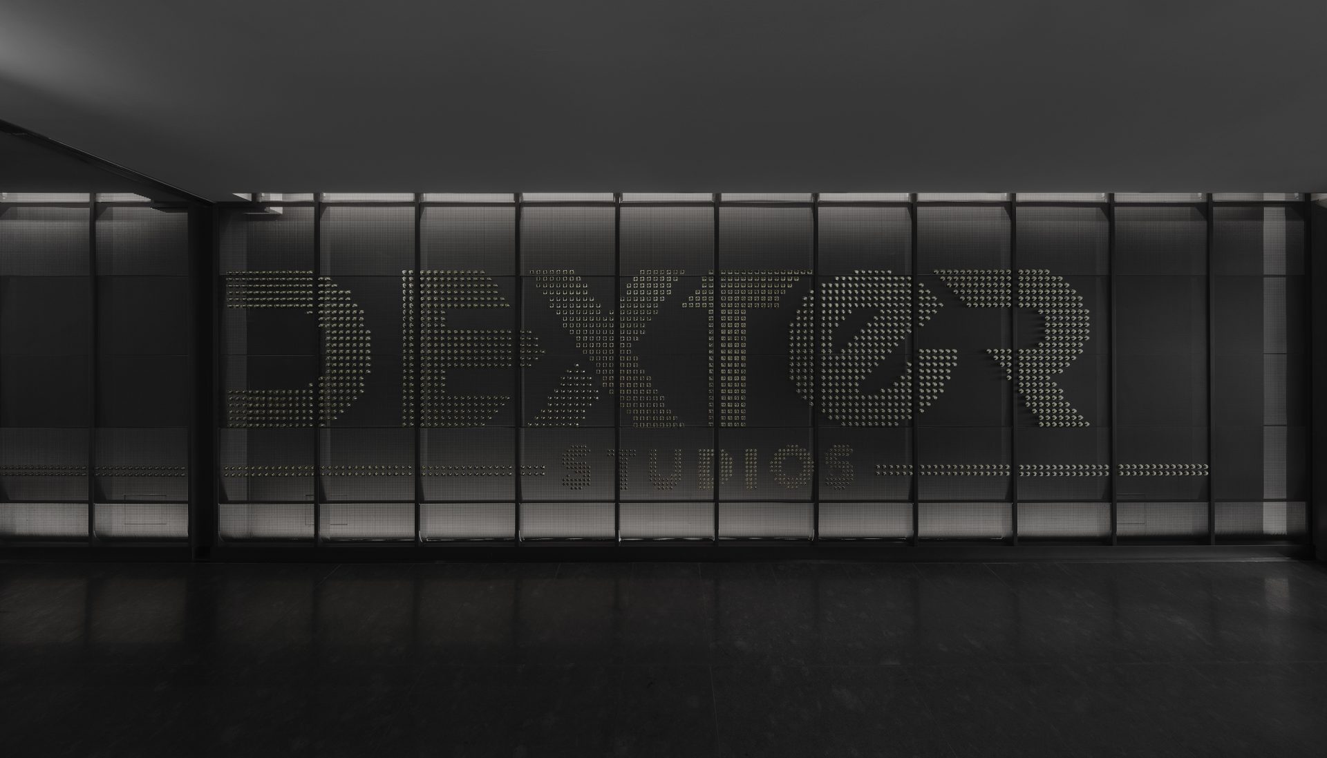 DEXTER STUDIOS WGNB-10