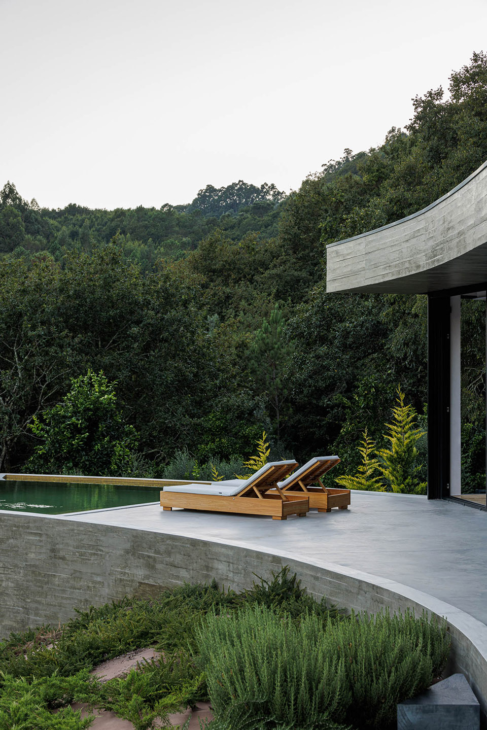 BOURO 住宅丨葡萄牙丨MUTANT ARQUITECTURA & DESIGN-129