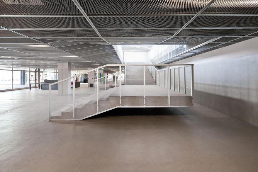 葡萄牙 Lousada 市立中学 | 环保与科技融合的现代教育空间-25