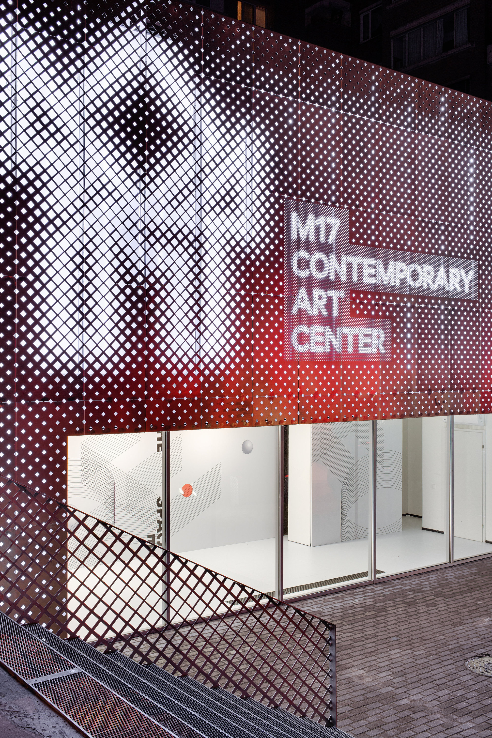 乌克兰 M17 当代艺术中心,现代设计与传统元素的完美融合-14