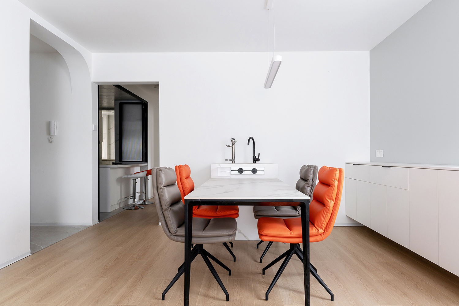 舍弃多余装饰，104㎡适老化简约风，重新定义退休生活本质-5