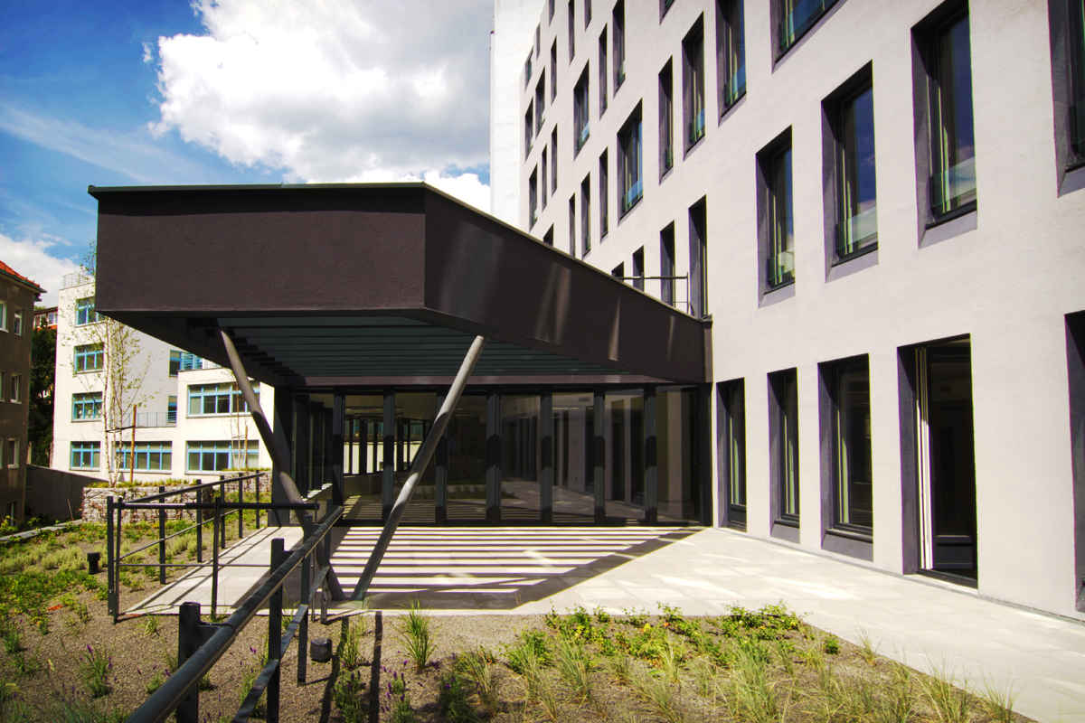 商业花园ŠtefáNikova-23