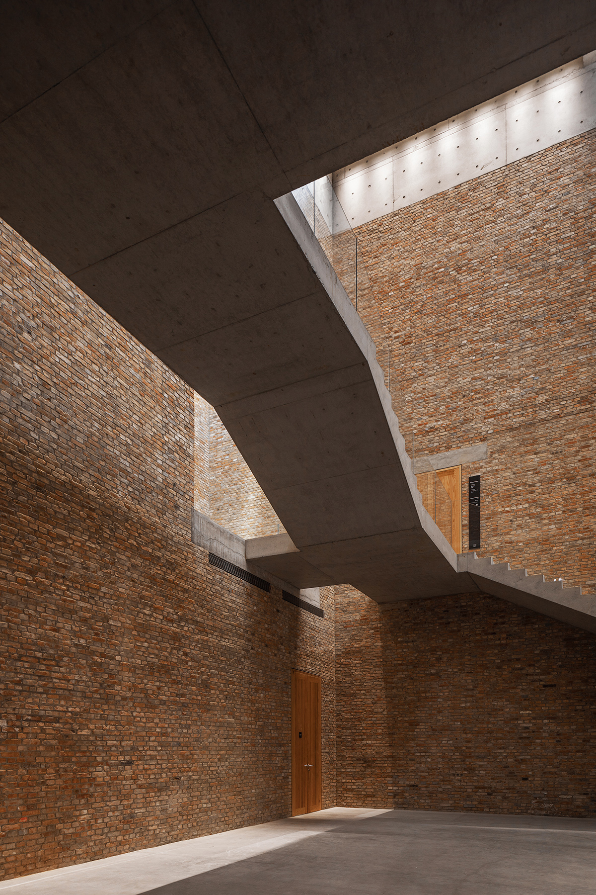 798CUBE 美术馆 | 工业遗产与现代艺术空间的完美融合-76