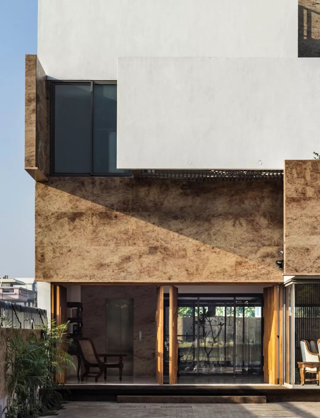 印度感性遇见西方想象的 Charged Voids 设计公司-44