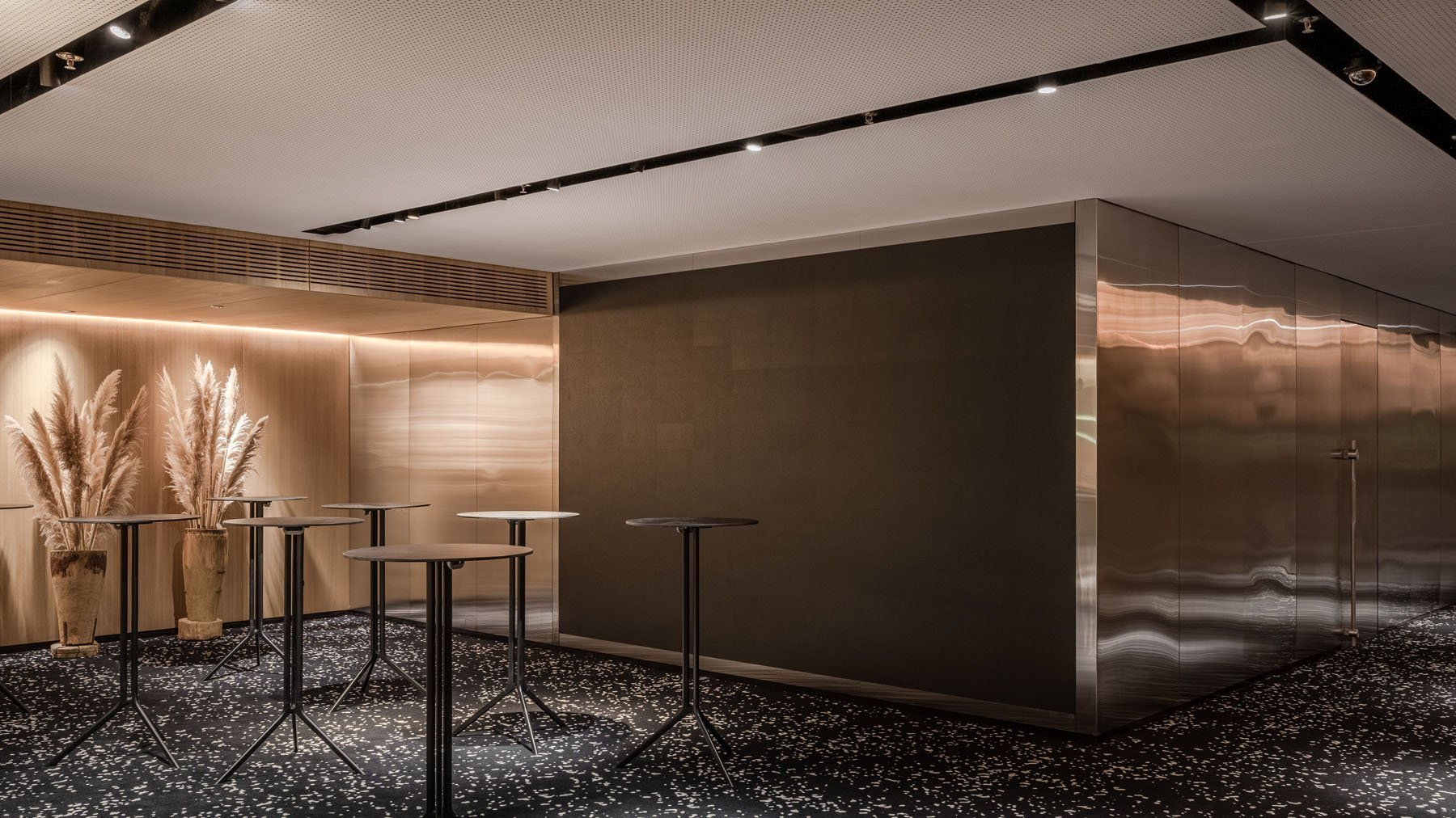 GRAND EMILY HOTEL/ Конференц Зал — YOD Group-11