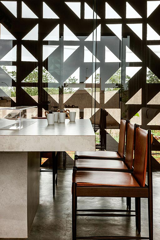 The design of a house in Brasilia which allows natural light to enter through its perforated brick walls   Page 2 of 2   CAANdesign  Architecture and home design blog-6