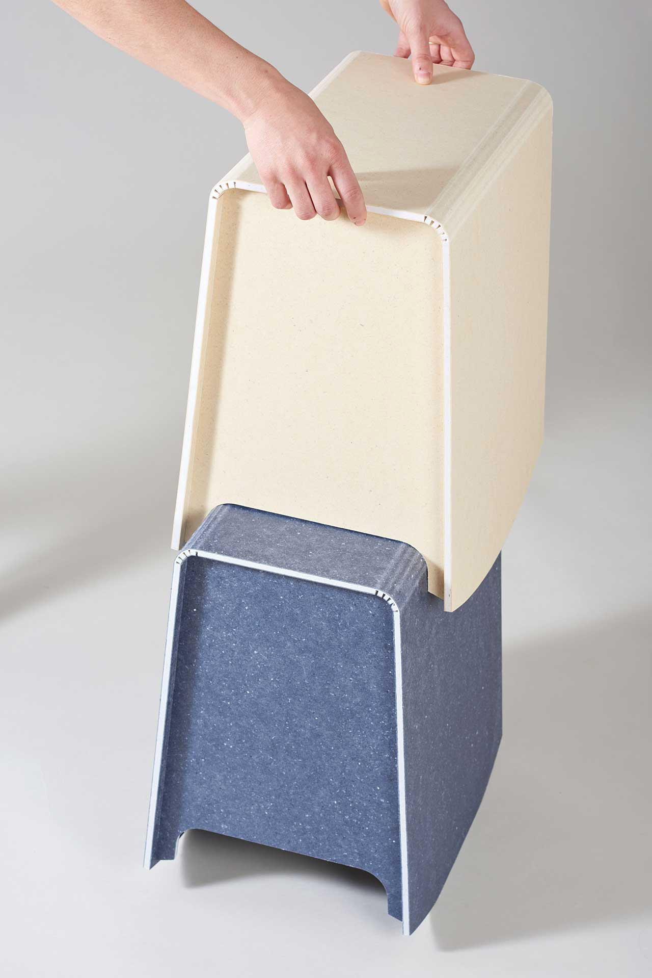 多功能 Shingle Stool 打造灵活办公环境-4