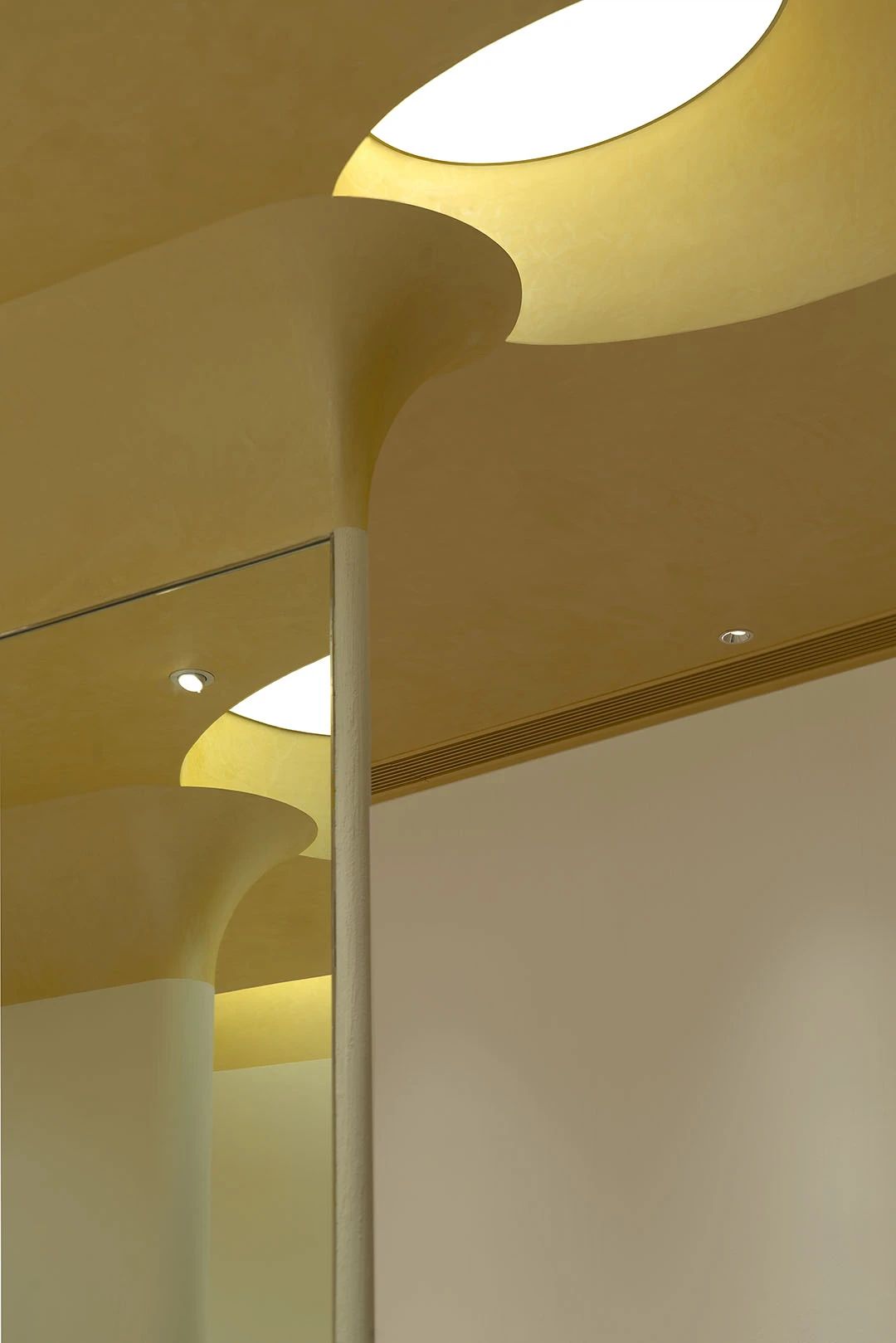 上海 KANIN KONGE 服装店丨中国上海丨弹性工作室-31