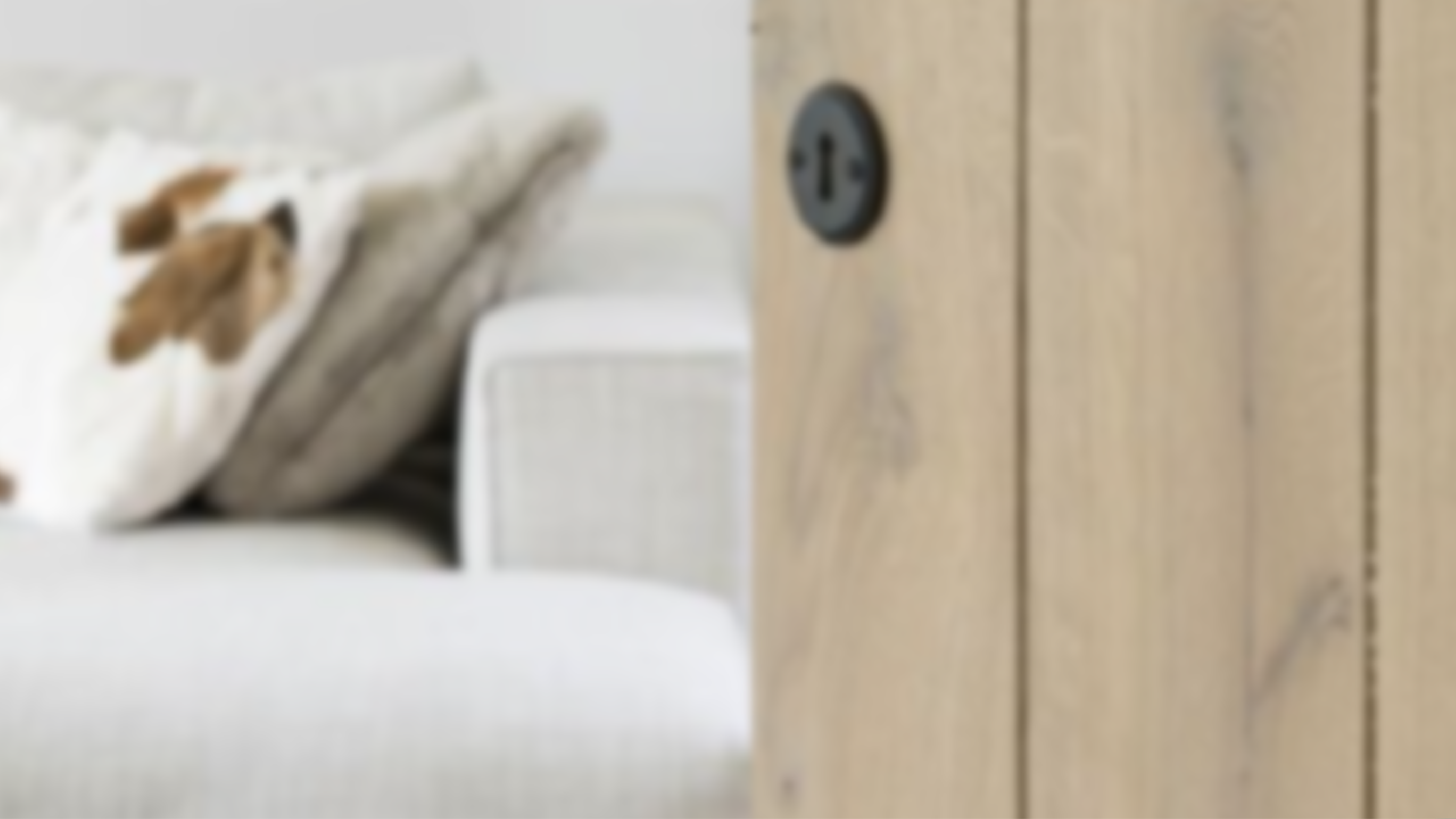 Zahra Interiors Visual Identity-1