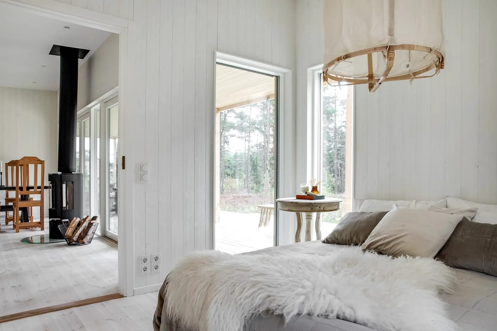 北欧简约风木质海滨别墅-10