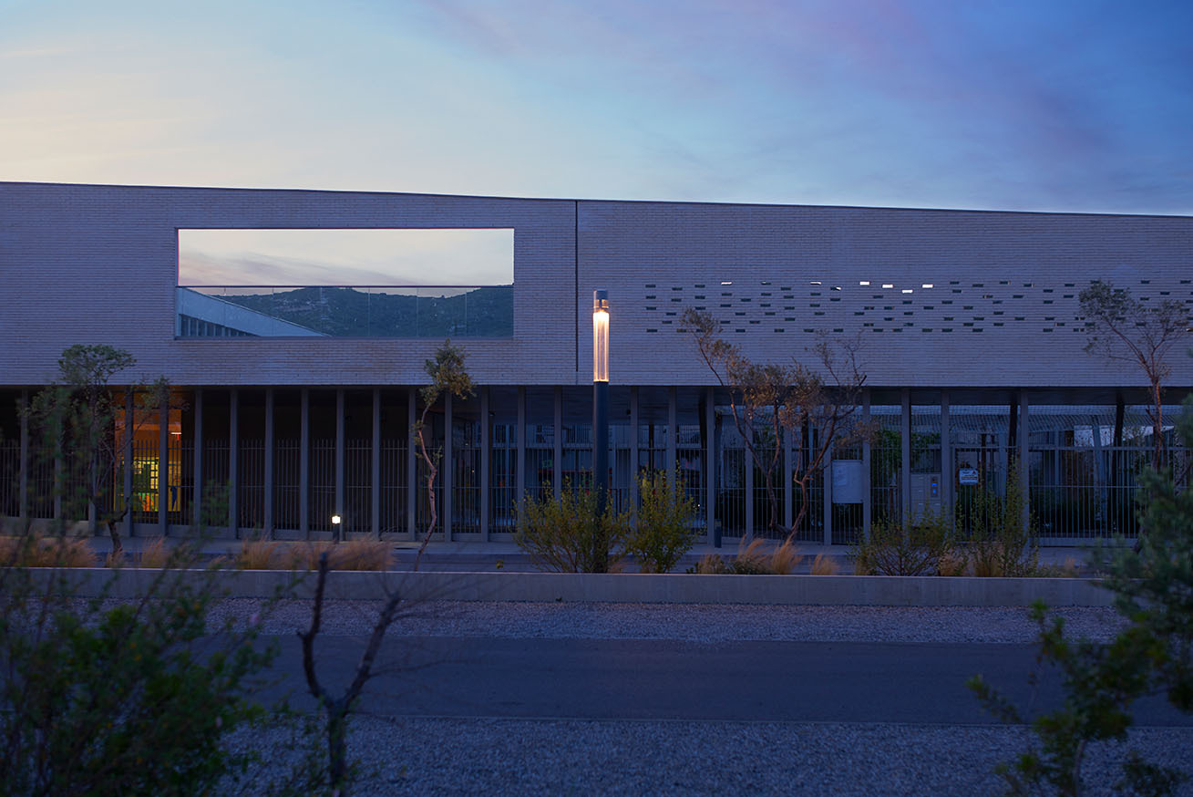 法国 Pomme de Pin 学校建筑群 | 室内景观丰富，融入自然-54