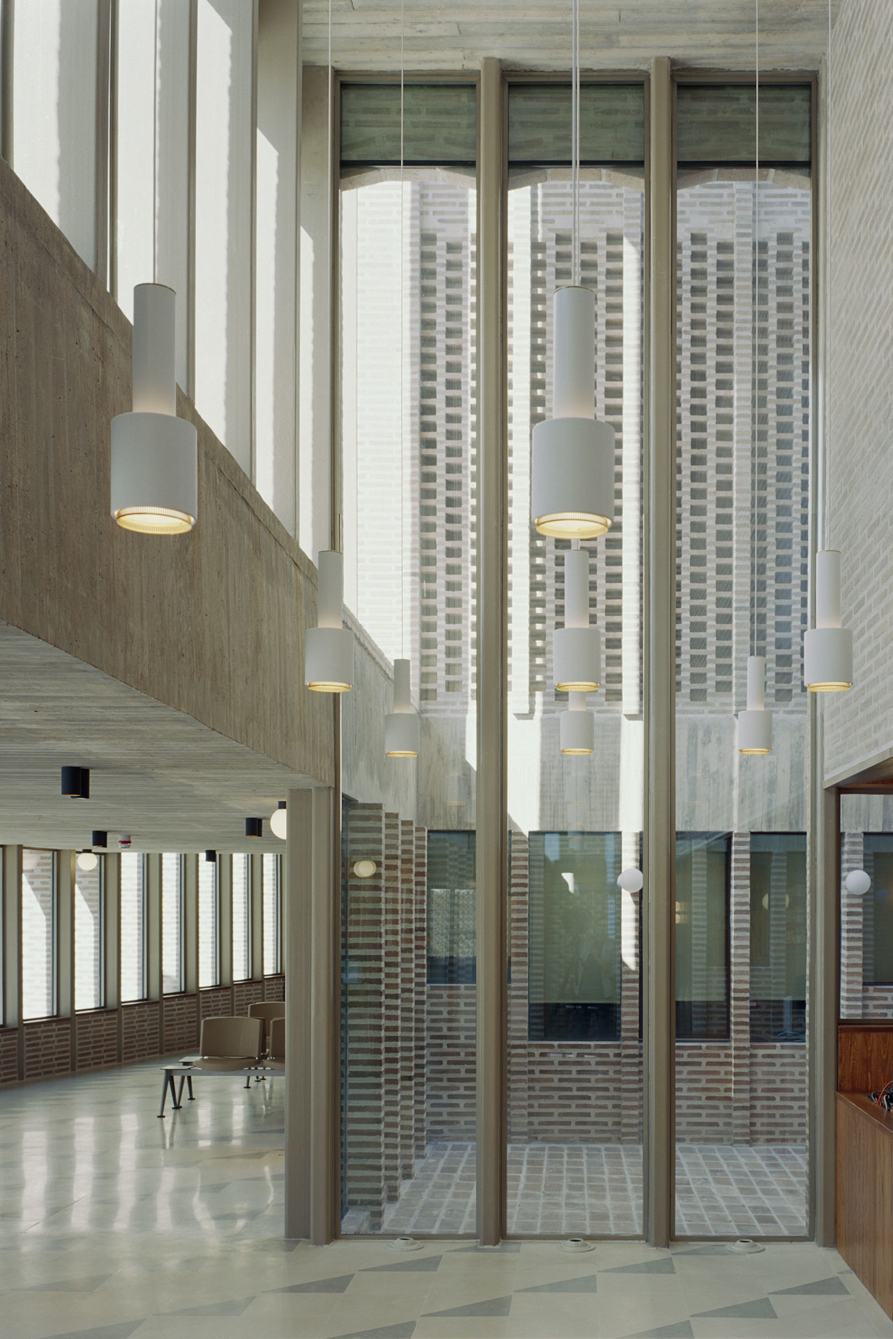 巴塞罗那附近的日间诊所丨BAAS arquitectura + CASA Solo-14