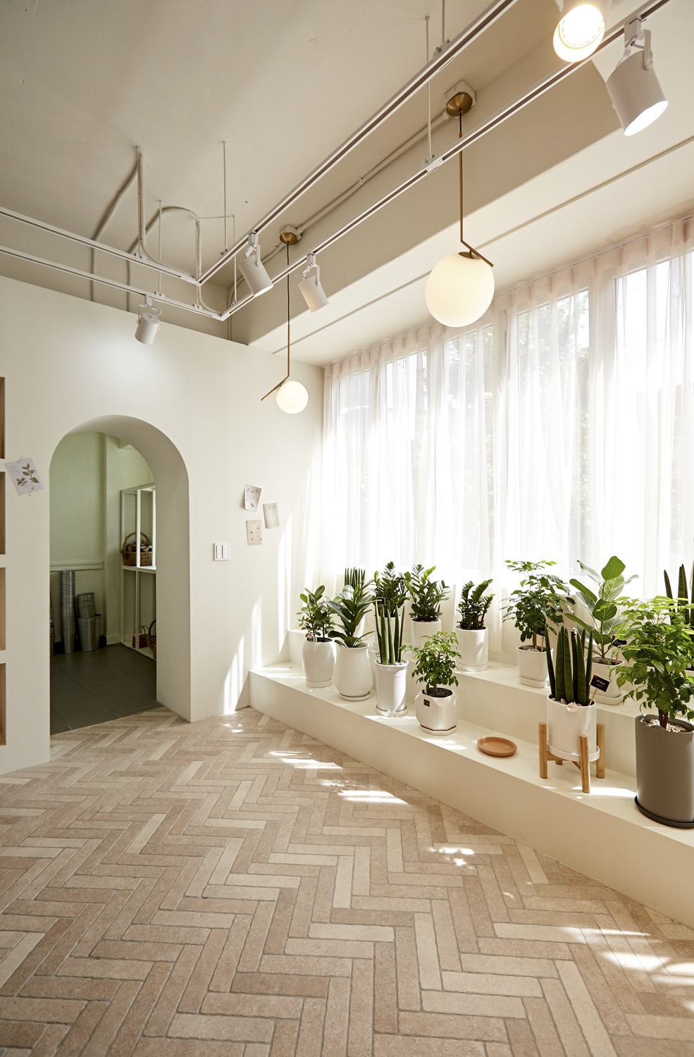 17 坪韩式风格白色木质调店铺设计-11