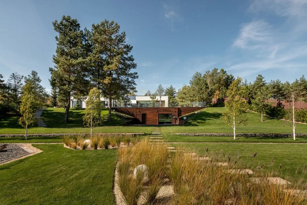 725㎡极简主义别墅,自然之美与生活品质的完美融合-15