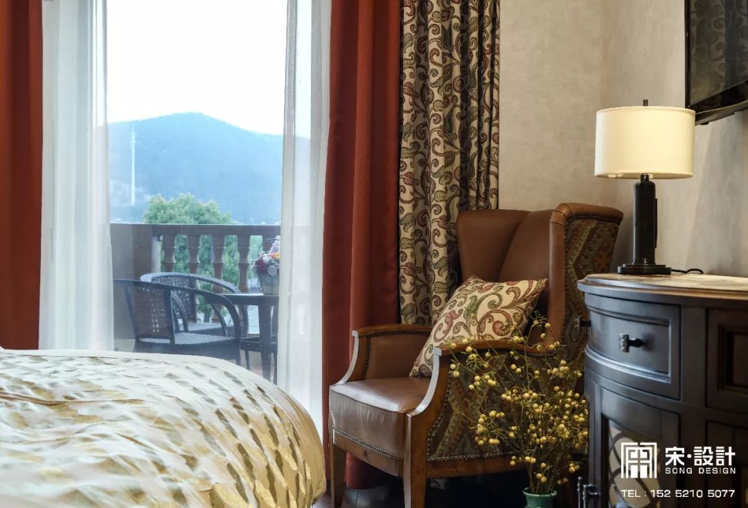 卡梅尔湖畔的复古美式别墅设计-26