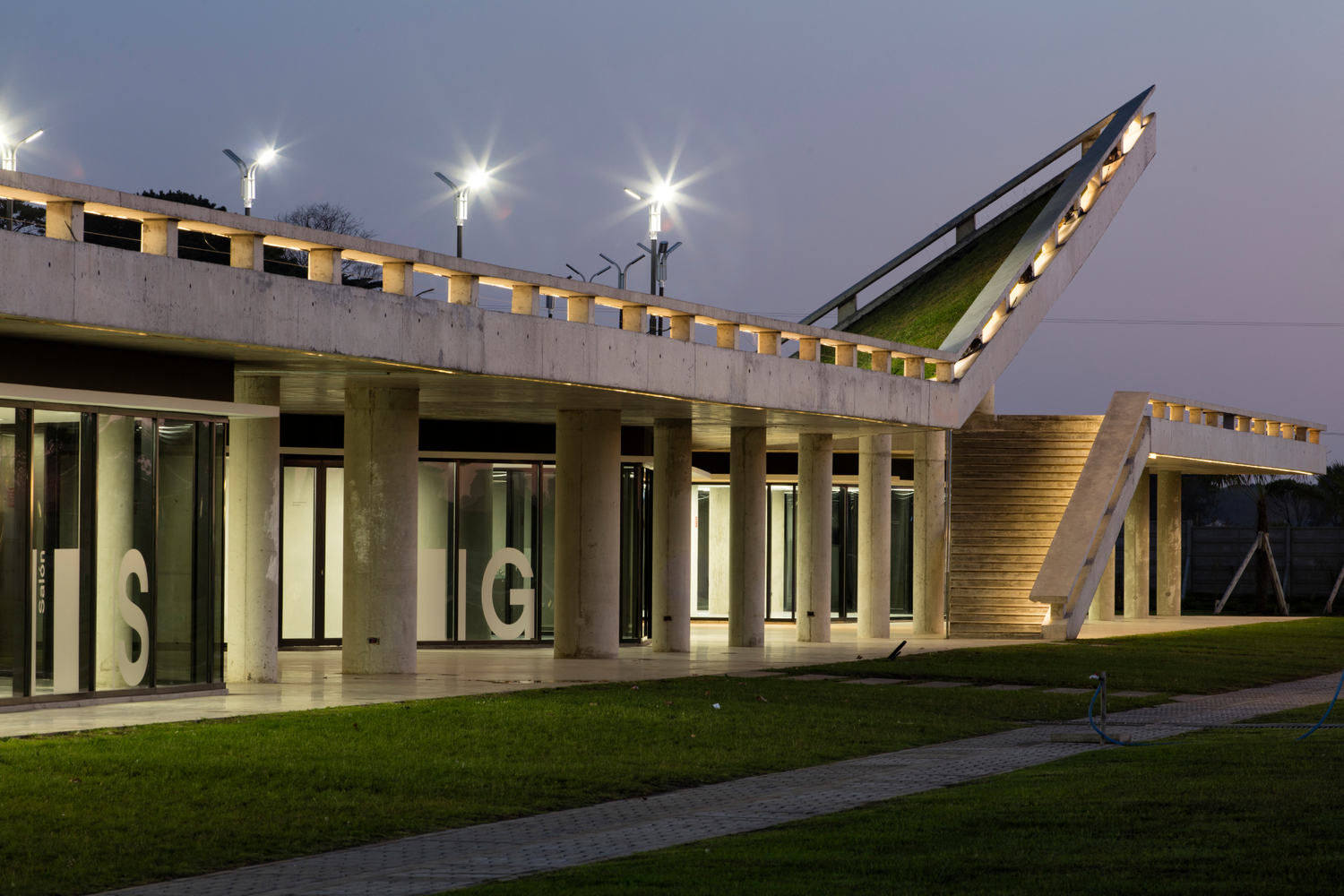 融合景观的圣克拉拉公园 Pavilion in Parque Santa Clara-51