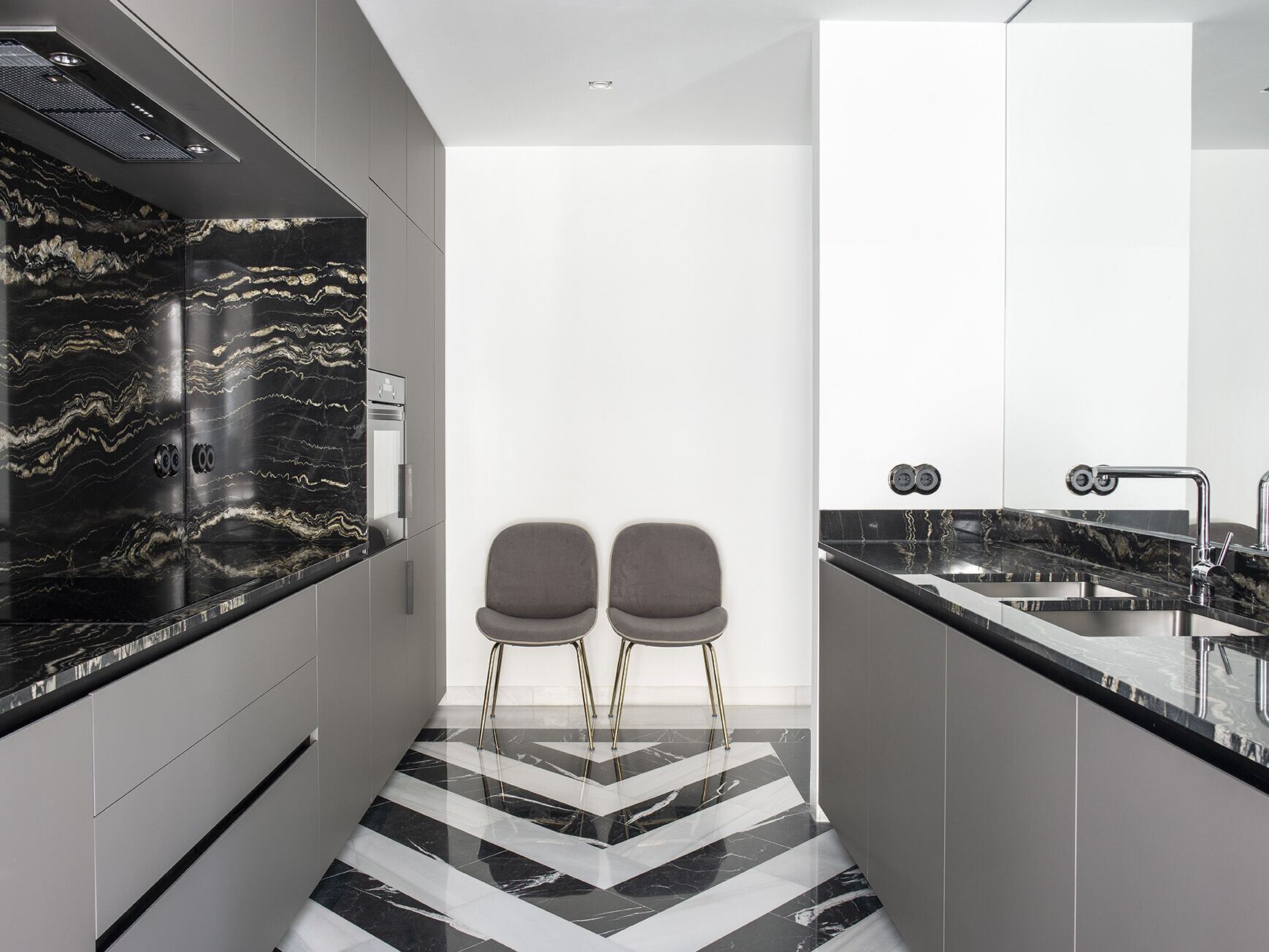 塞维利亚 Antica House · 融合巴洛克与现代的时尚公寓丨西班牙塞维利亚丨Jimenez Linares-21