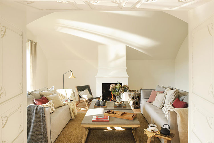 西班牙百年古宅新生，暗室变明亮空间-7