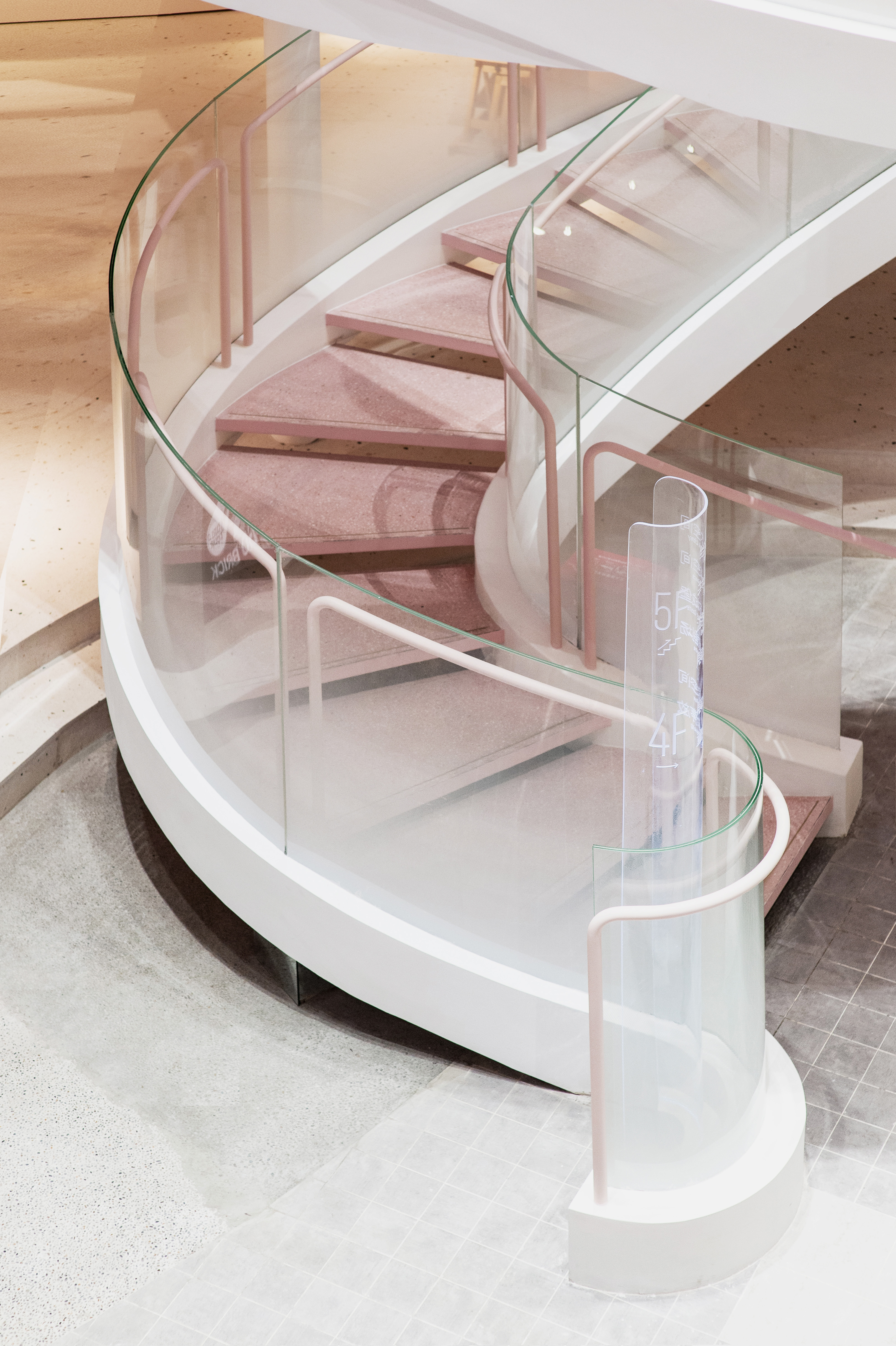 梦幻蝶舞 | 上海 Joy City 购物商场共享客厅设计-53