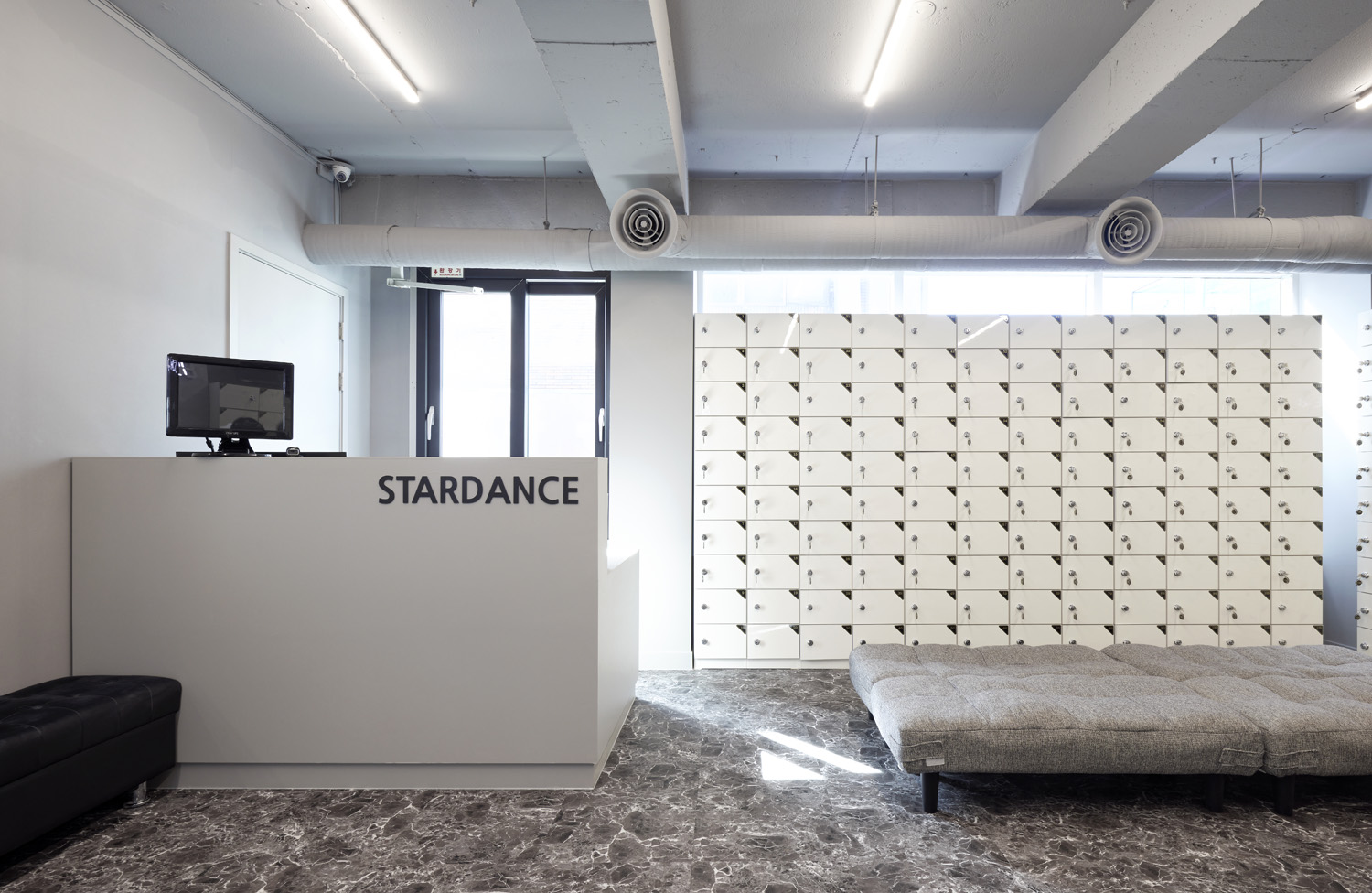 "韩国 Star 舞蹈学院 | 极简干净的 35 平米舞蹈教室设计"-3