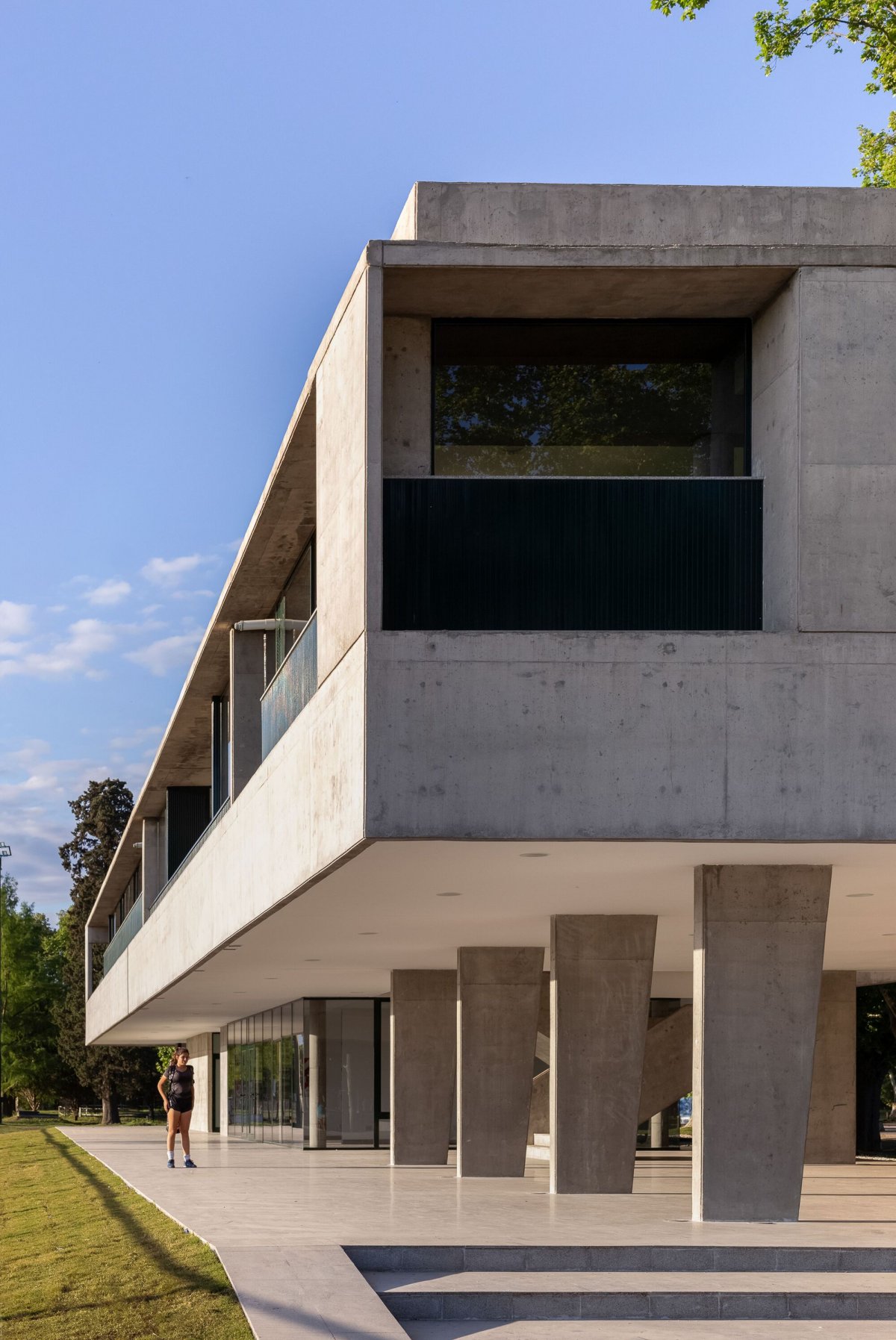 阿根廷罗萨里奥赛马俱乐部曲棍球更衣室设计丨Estudio Martin Elias Arquitecto-15