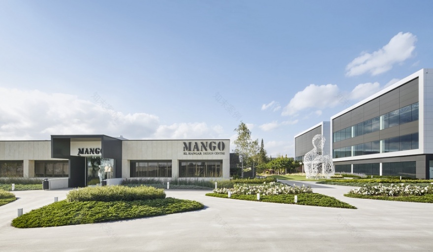 绿意盎然的多功能景观空间——MANGO 设计中心巴塞罗那景观项目-2