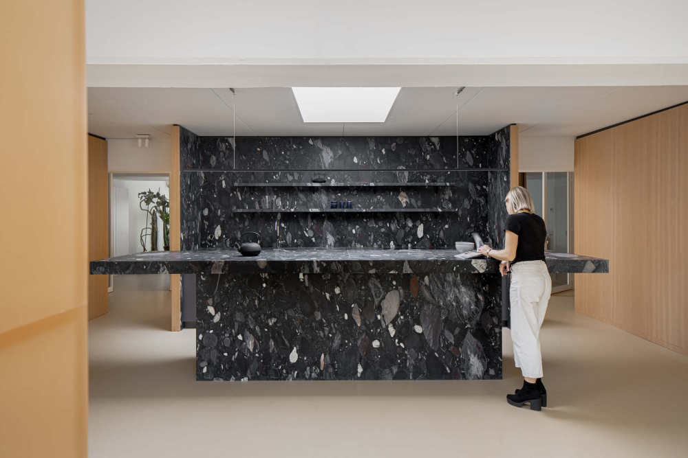 2021 厨房岛台:55 个大咖设计师的创意设计案例-28