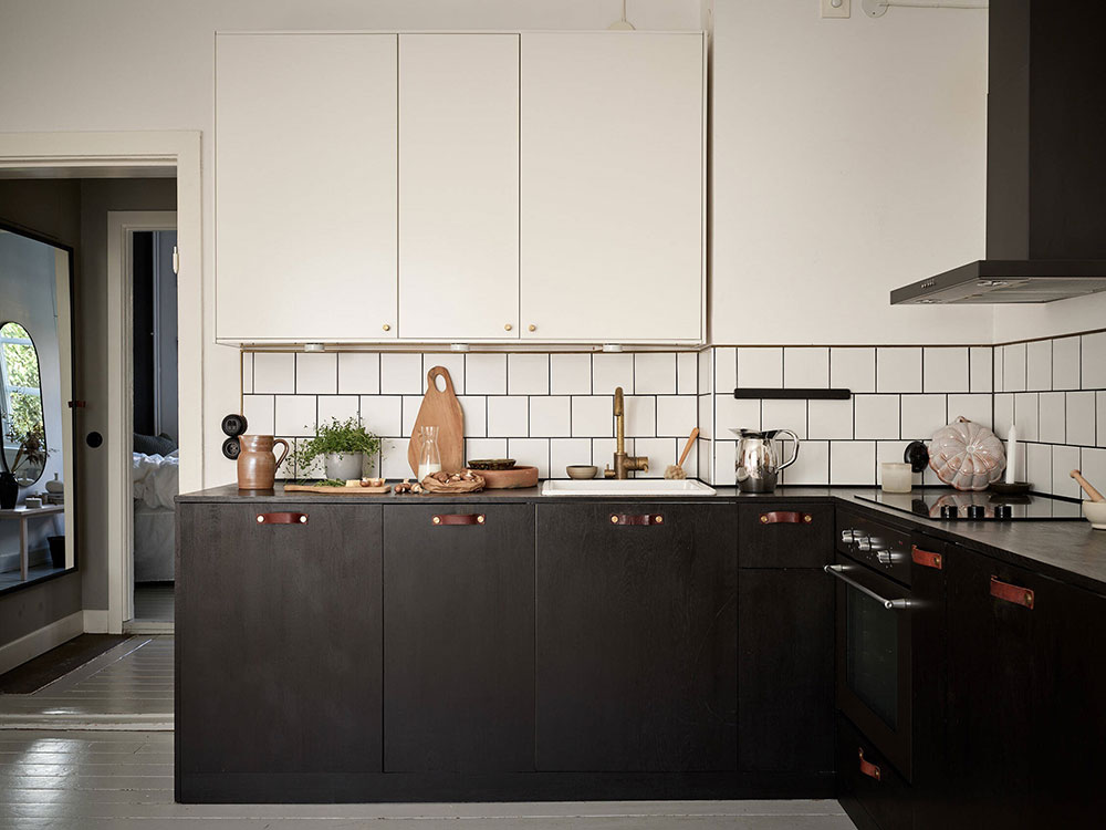 瑞典 38 平米温暖公寓，黑色与棕色调的完美融合-10