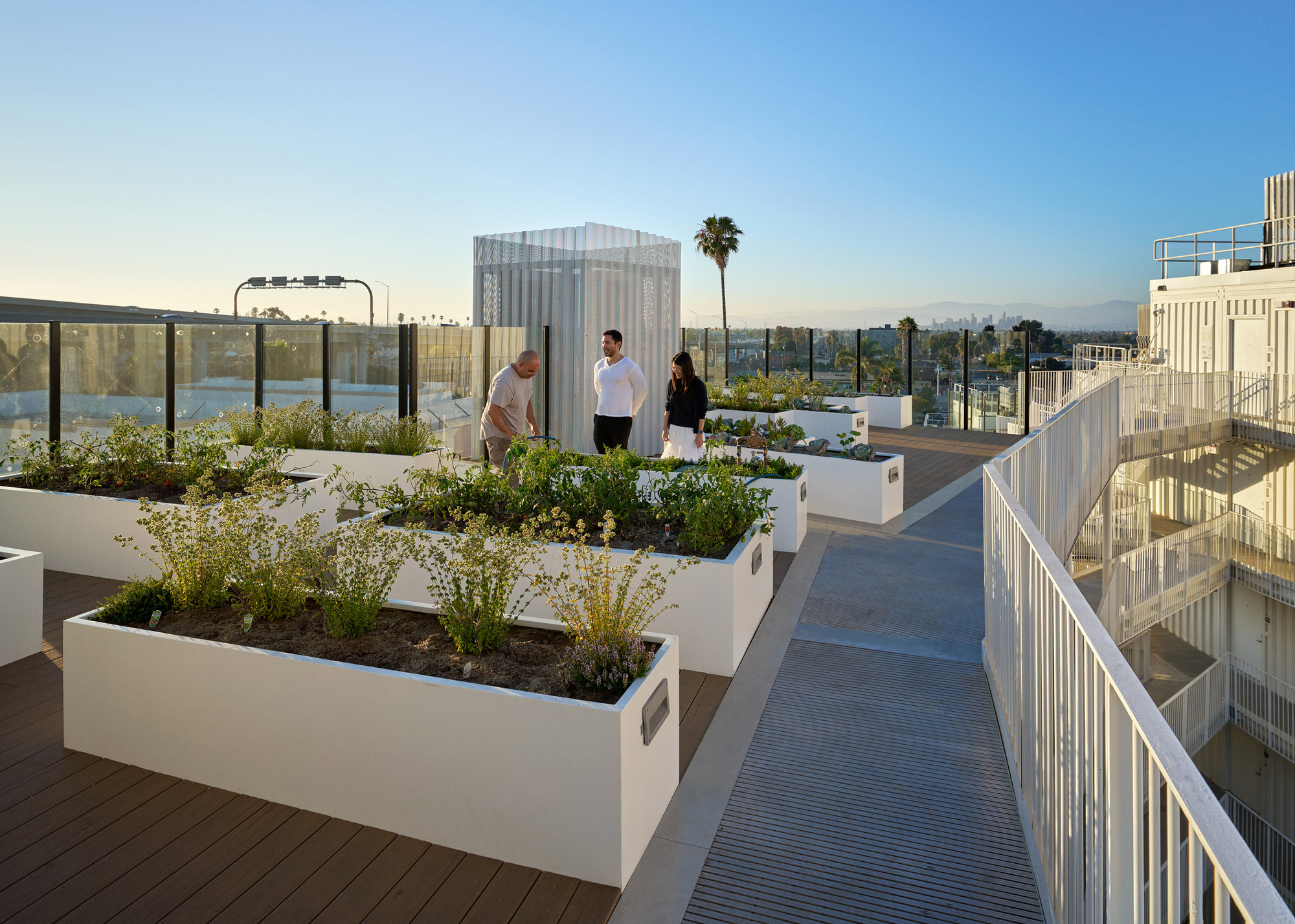 Isla Intersections Supportive Housing and Paseo / Lorcan O’Herlihy Architects-34