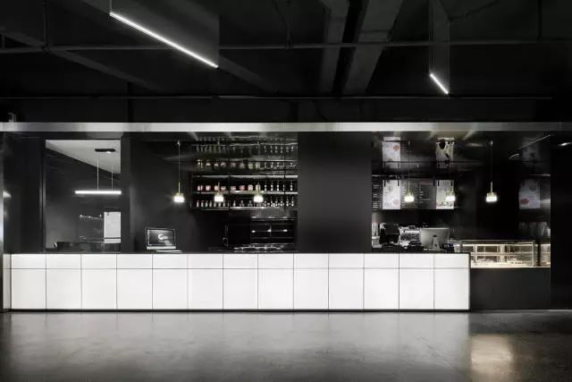 周杰伦在深圳开了一家“黑网吧”,占地千平,非常奢华!-8