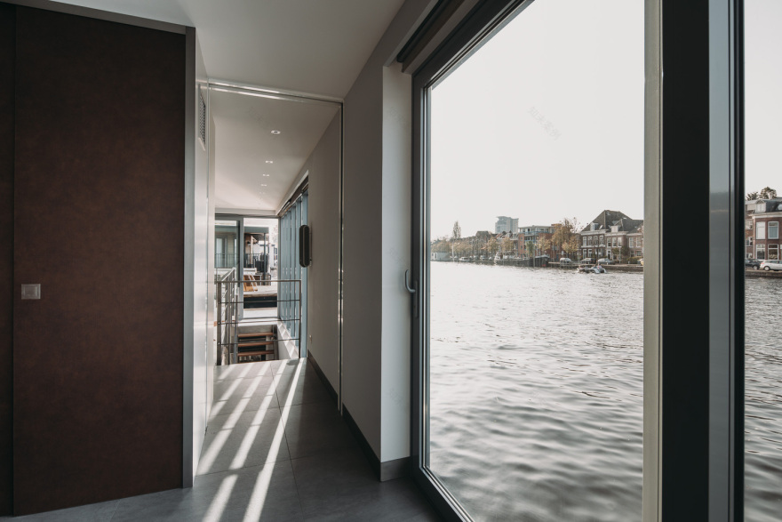 Energy Neutral Floating Villa ‘Haarlem Shuffle’ vanOmmeren-63