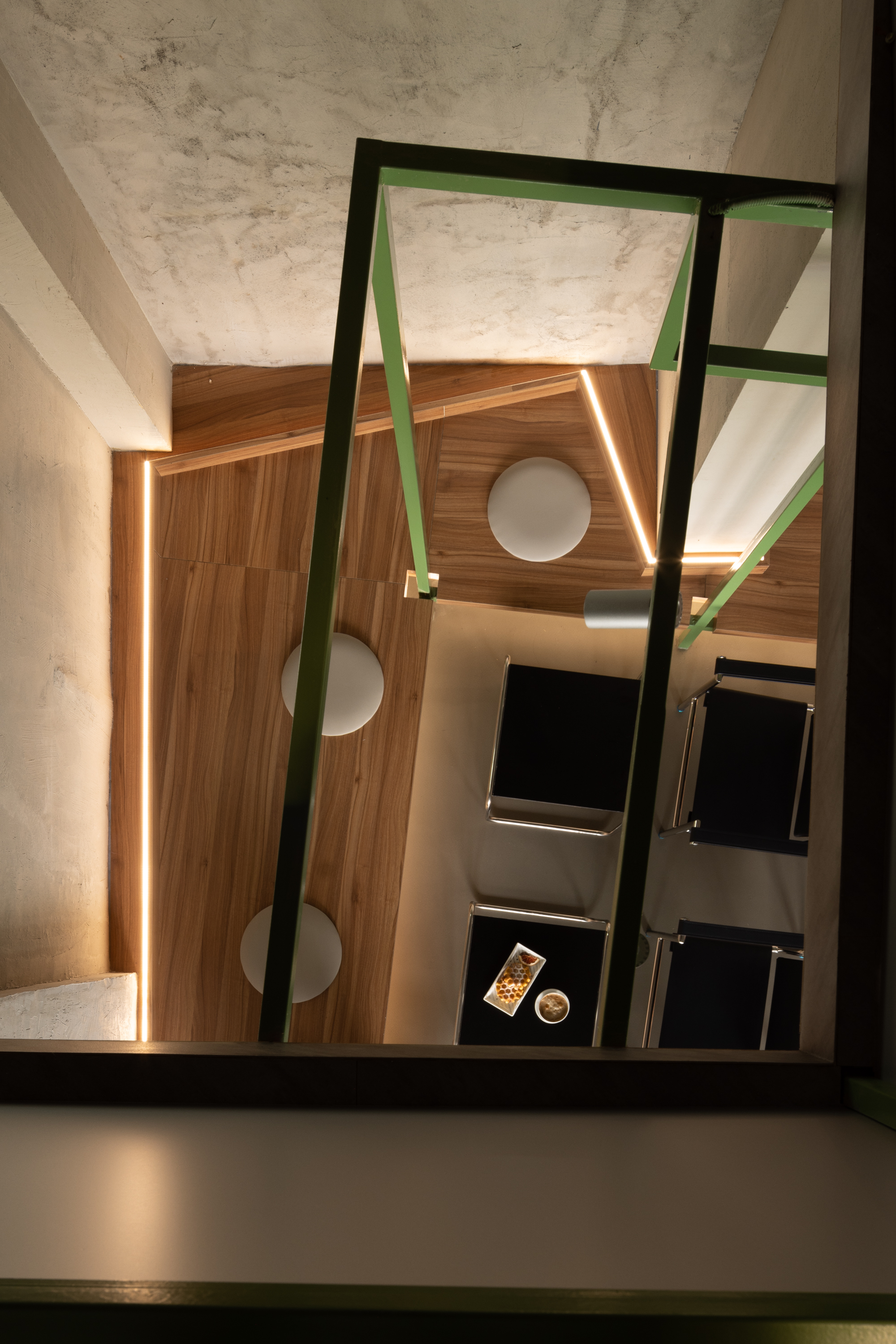 中国杭州本空设计 八角杯咖啡厅EFC店50平-6