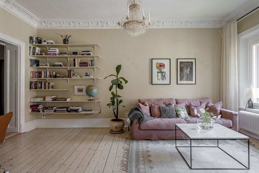 瑞典哥德堡 74 平米公寓的黑色魅力-9