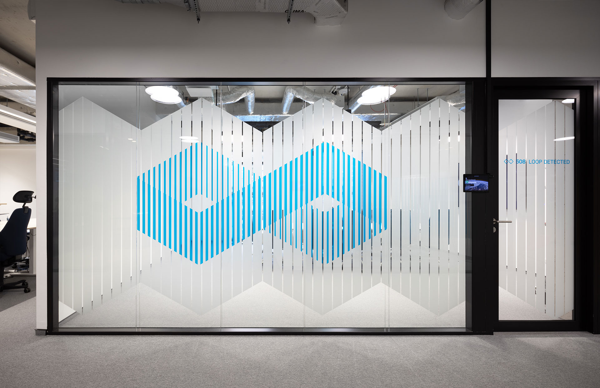 集体；合作社（考虑到其可能在不同语境中使用，集体是比较通用的译法，在经济相关语境可能是合作社 ，这里结合技术要求输出集体作为唯一结果） 丨SPYROSOFT-9