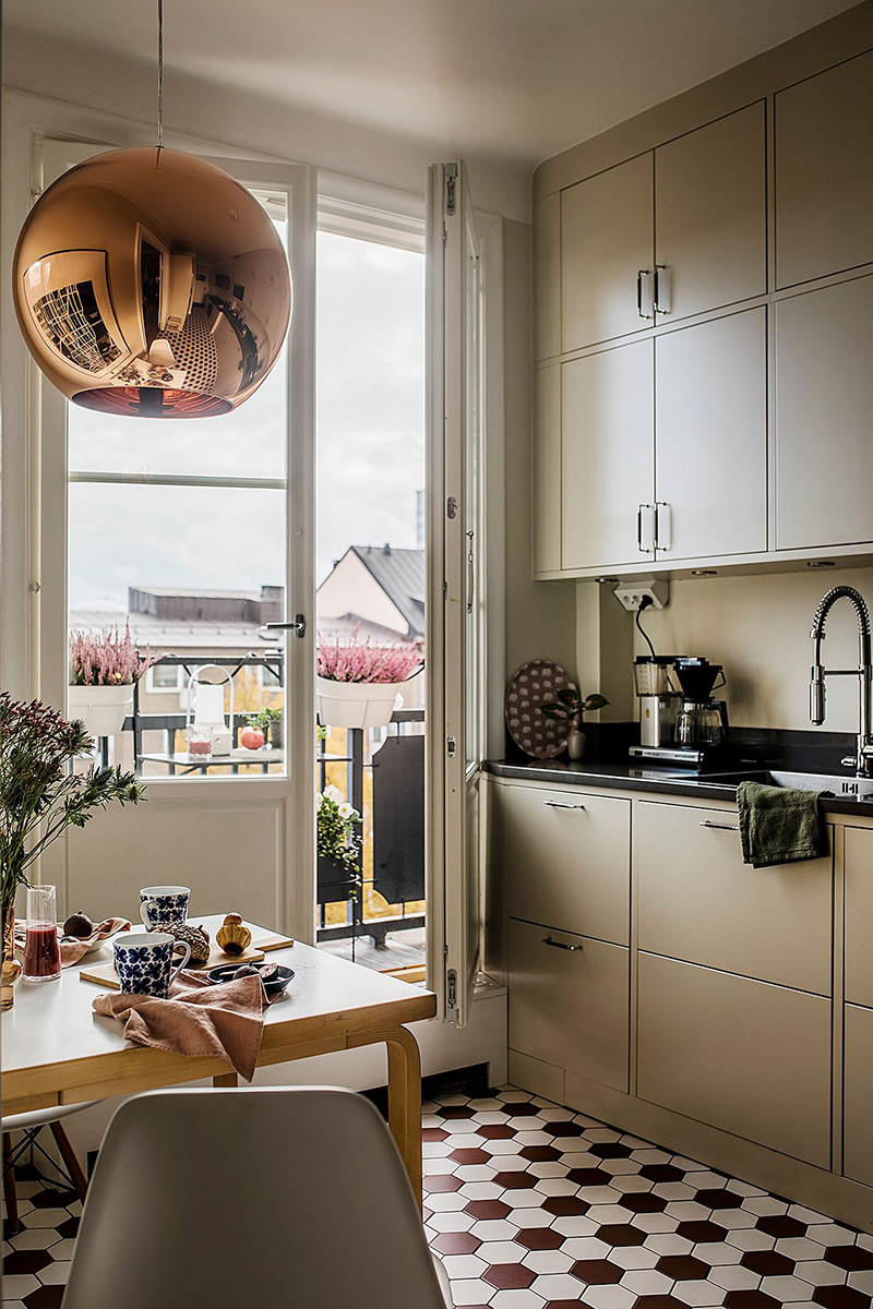 斯德哥尔摩 87 平米公寓 | olive living room and terracotta bedroom-9