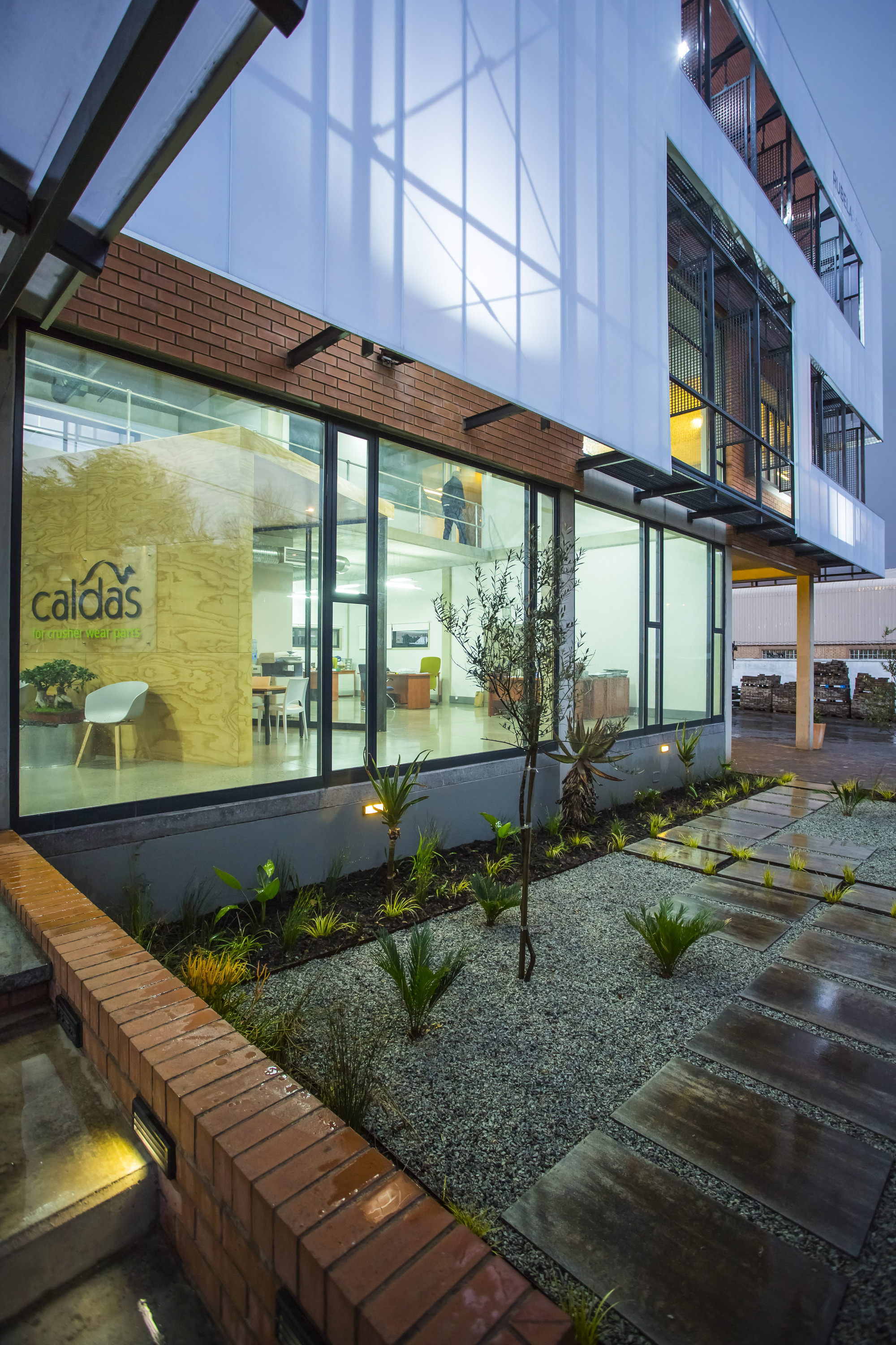 南非 Rubela Park 办公建筑-23