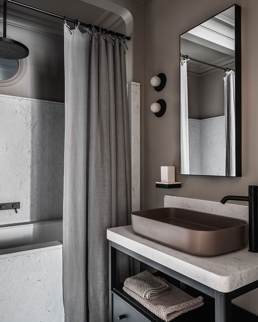 莫斯科时尚公寓 | 中性色调与柔和对比的完美结合-19